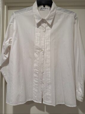 Yves St. Clair White Pleated Front Dress Shirt